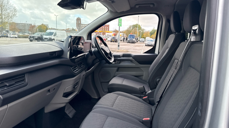 Ford Tourneo Custom 320 L2 Diesel Fwd 2.0 EcoBlue 136ps H1 Titanium 8 seater Auto